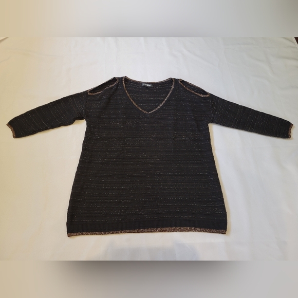 Roz & Ali Sweater Womens Size Medium Cold Shoulder 3/4 Sleeve Black And Gold - Picture 3 of 9